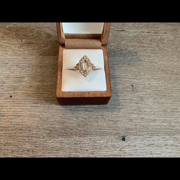 BOGO NEW Beautiful Jeweled Ring - Picture 3 of 4